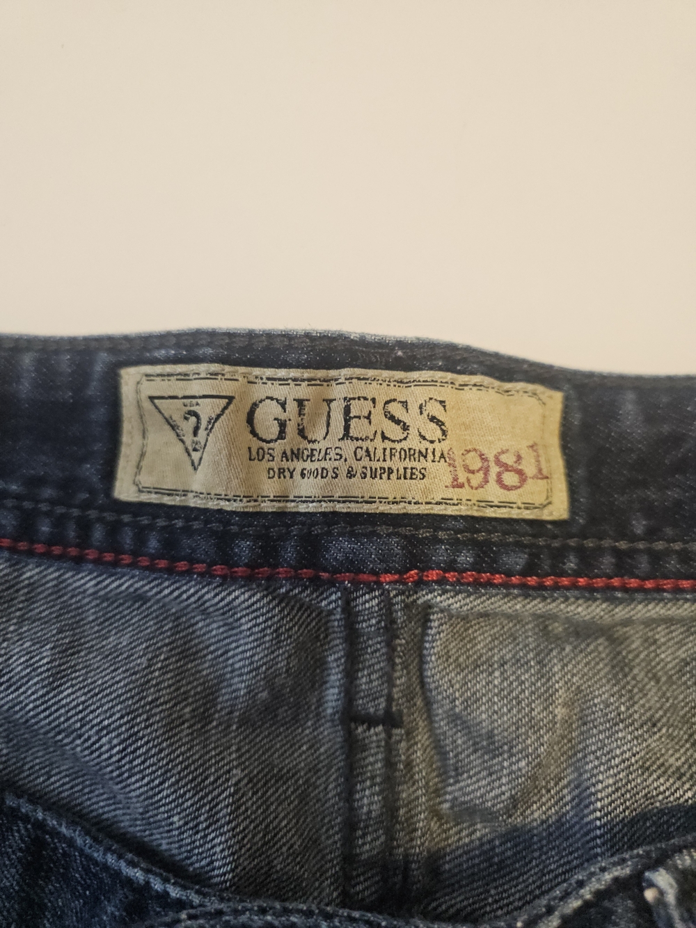 Guess Men's Desmond Relaxed Straight Jeans in Dark Blue Wash Sz 36 - Picture 11 of 16